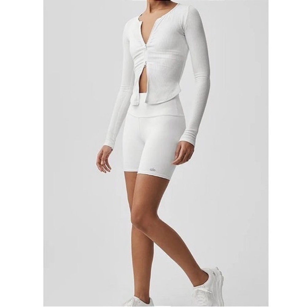 ALO Airbrush High-Waisted Biker Short White